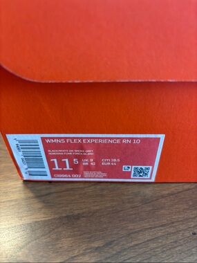 Nike women’s size 11.5 flex experience RN10